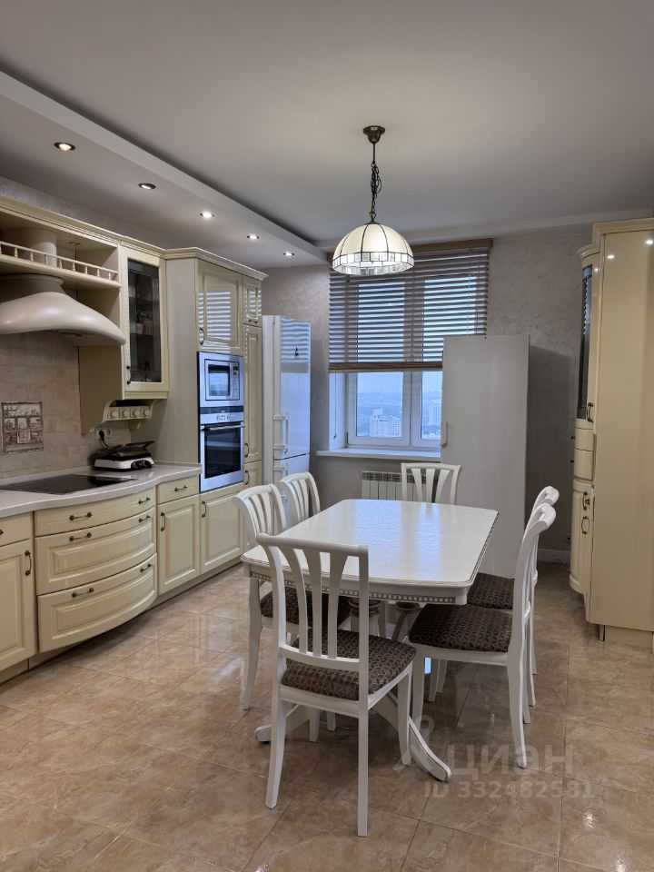 4-комнатная квартира, 134 м²