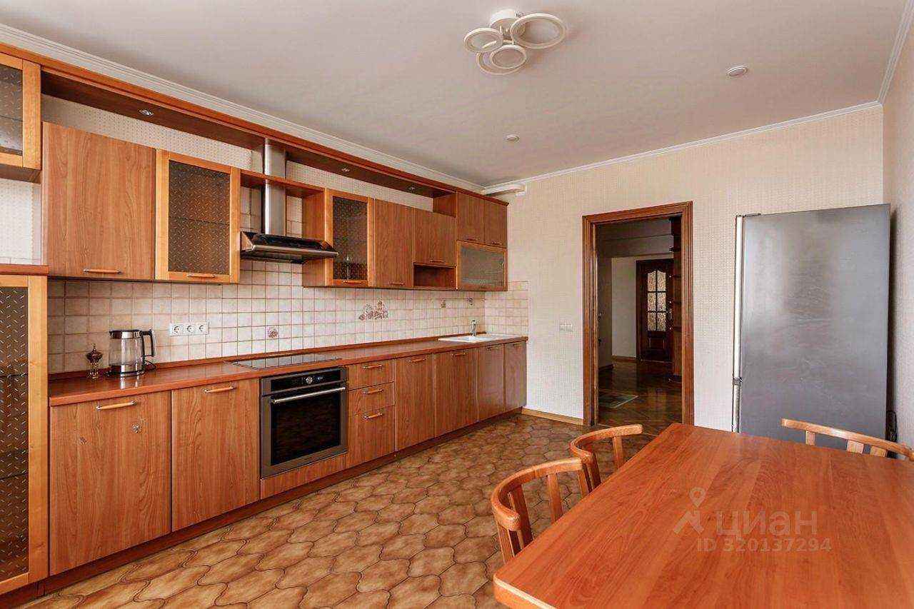 4-комнатная квартира, 130 м² — фотография 2