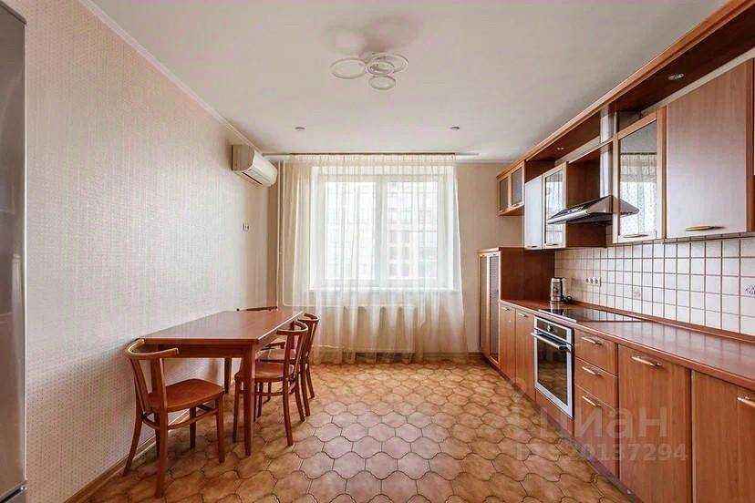 4-комнатная квартира, 130 м²