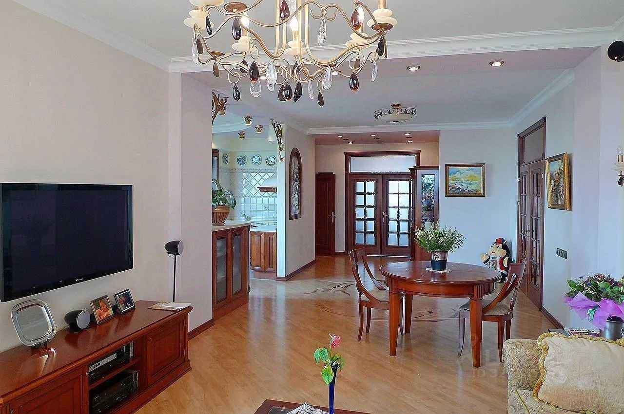 3-комнатная квартира, 130 м² — фотография 2
