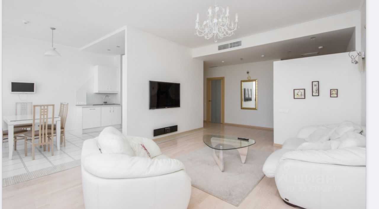 4-комнатная квартира, 136 м² — фотография 2