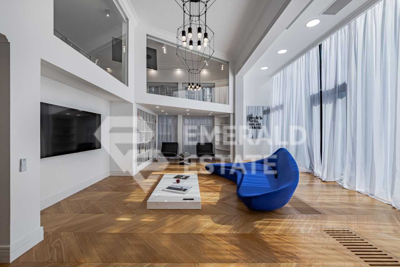 5-комнатная квартира, 290 м²