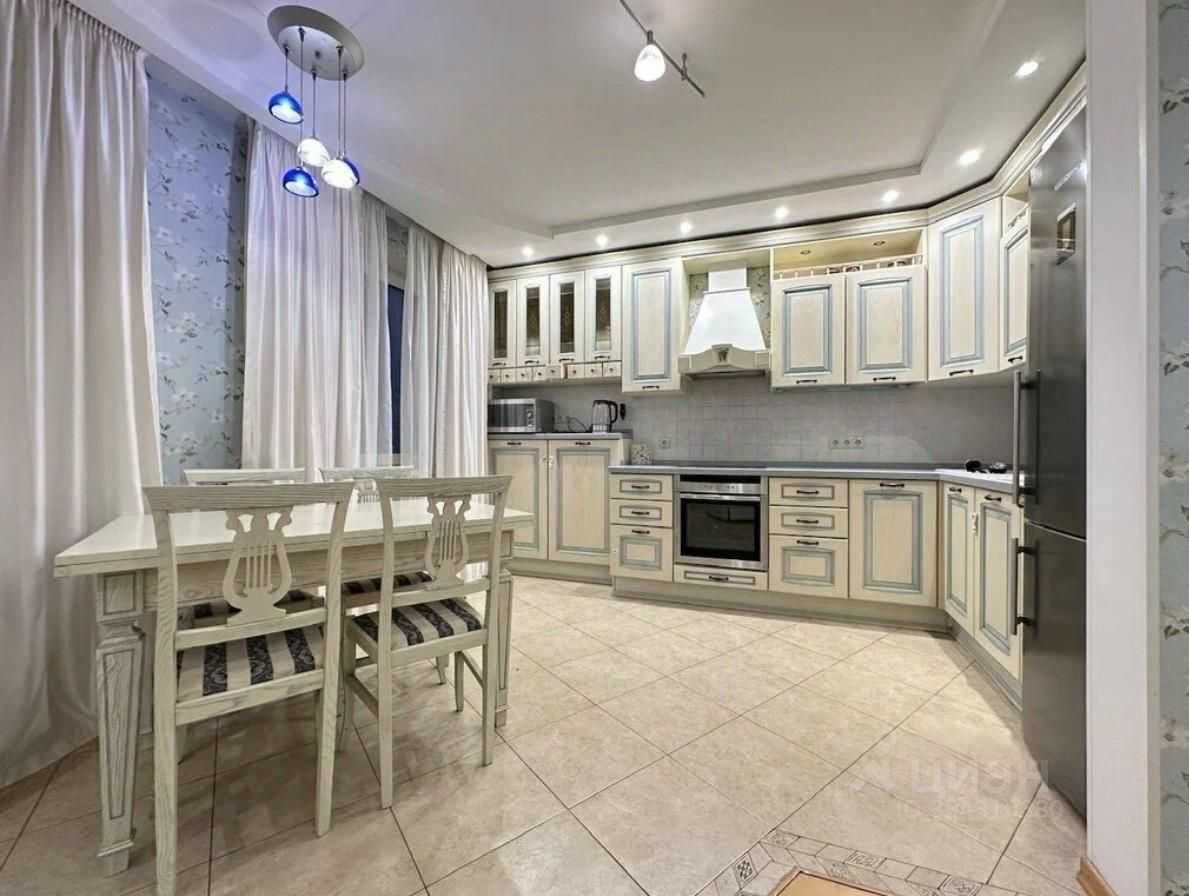 2-комнатная квартира, 70 м² — фотография 3