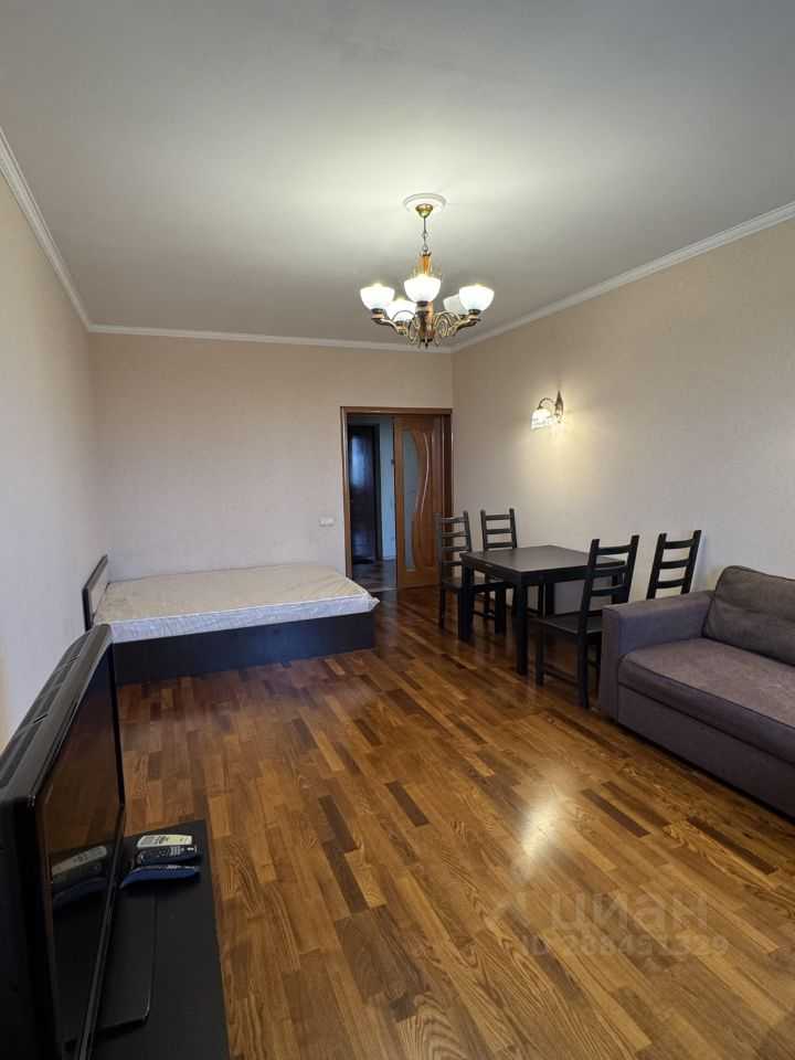 1-комнатная квартира, 55 м² — фотография 2