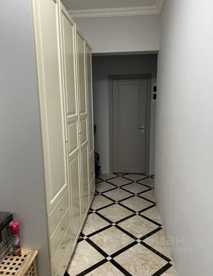 2-комнатная квартира, 69 м² — фотография 2