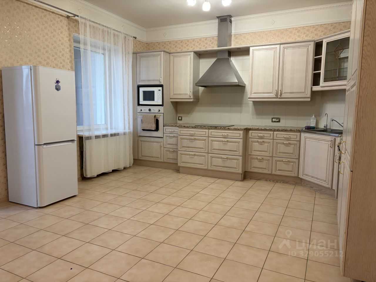 3-комнатная квартира, 150 м²