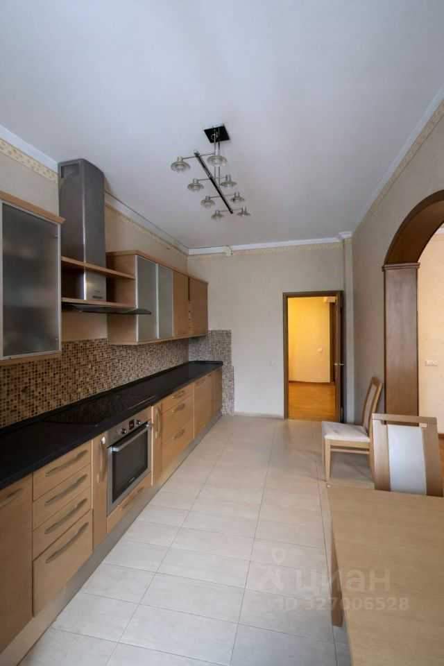 4-комнатная квартира, 141 м² — фотография 2