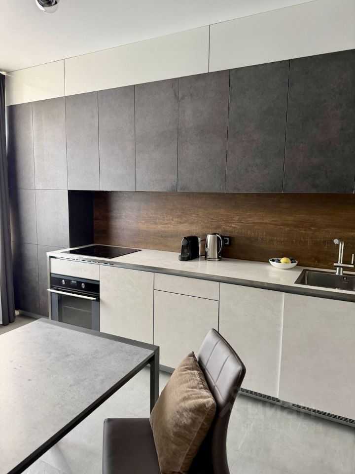 1-комнатная квартира, 55 м² — фотография 2