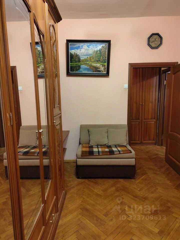 2-комнатная квартира, 56 м² — фотография 2