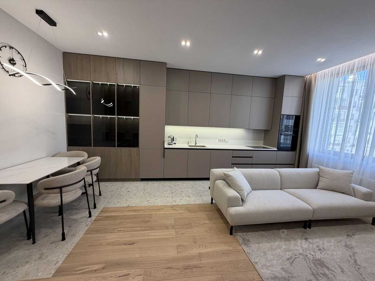4-комнатная квартира, 110 м² — фотография 3