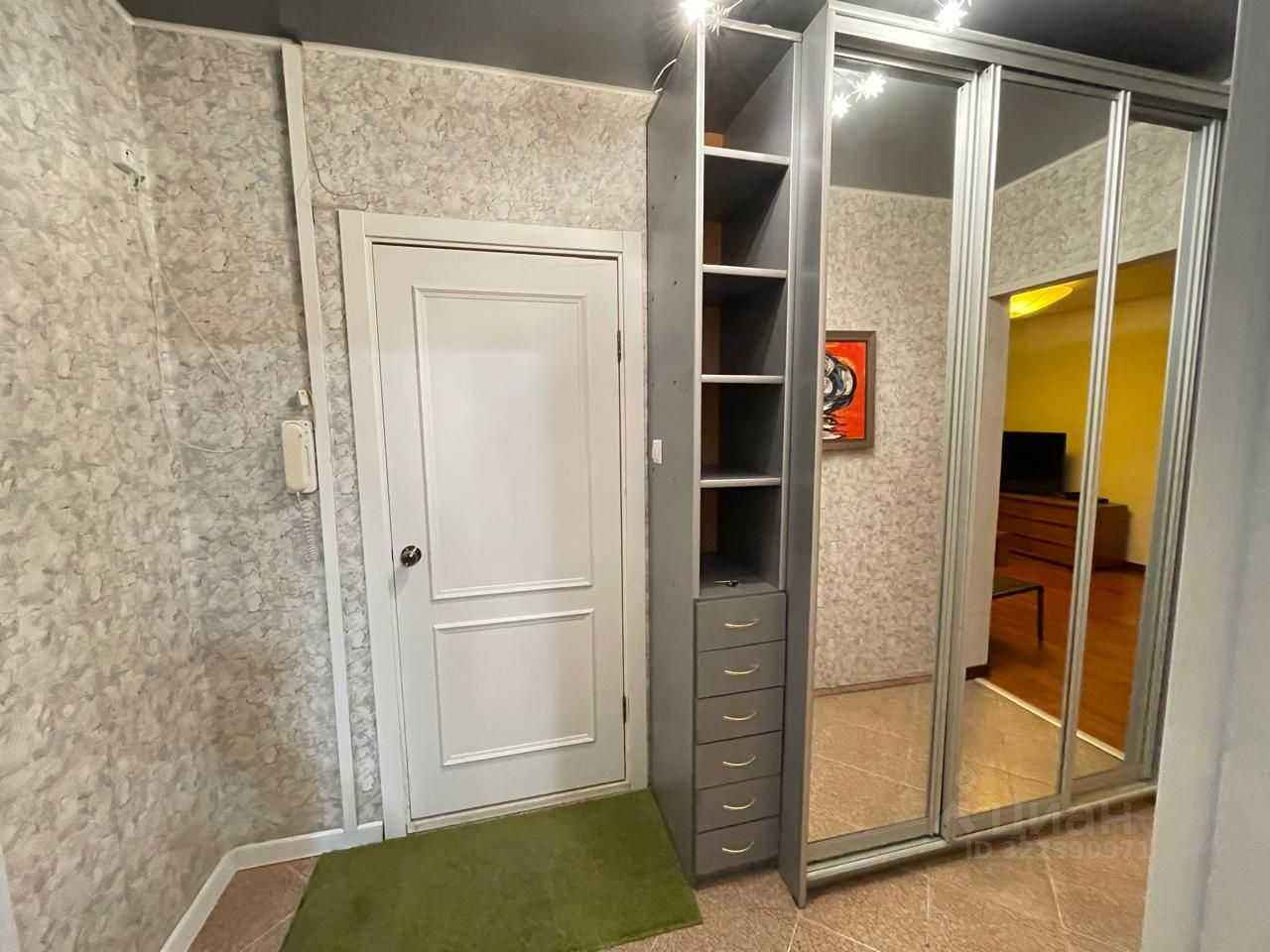 2-комнатная квартира, 56 м² — фотография 2