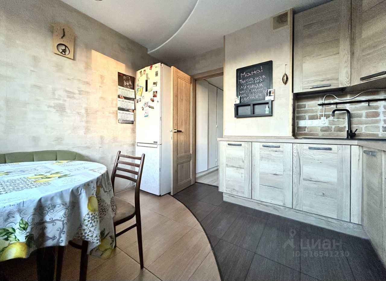 3-комнатная квартира, 77 м² — фотография 2