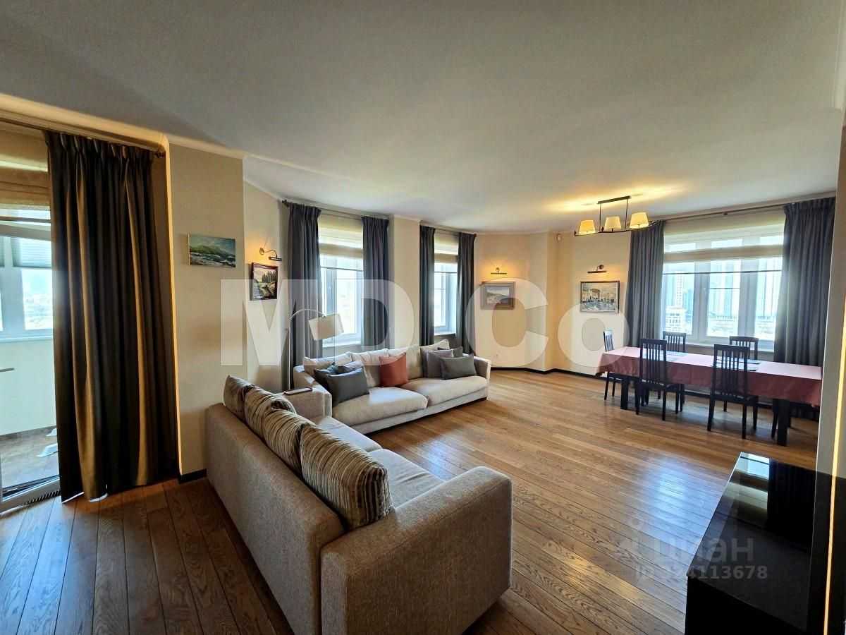4-комнатная квартира, 160 м² — фотография 2