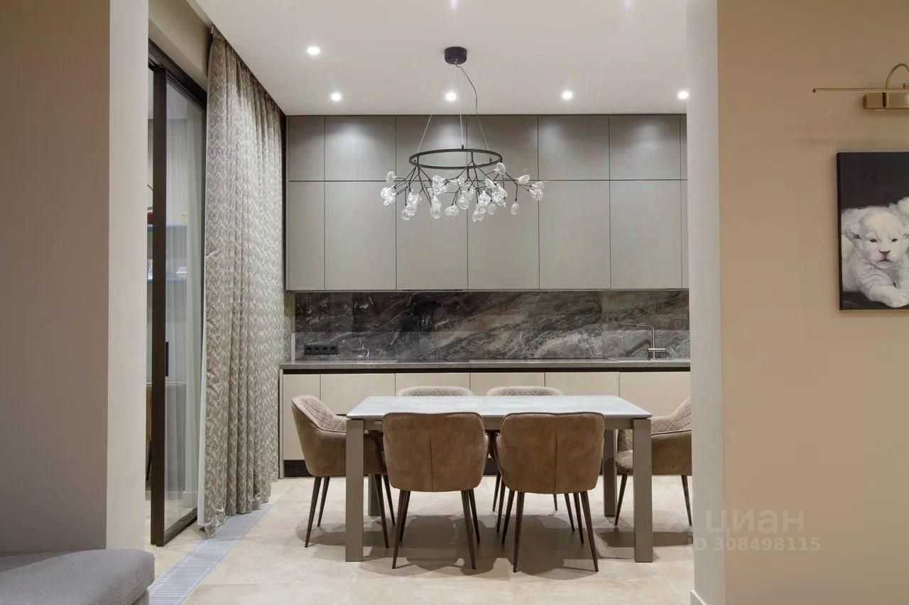 4-комнатная квартира, 136 м² — фотография 3