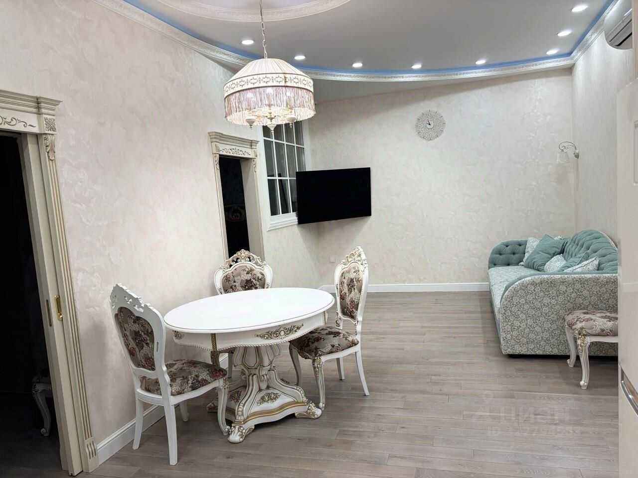 2-комнатная квартира, 70 м² — фотография 2