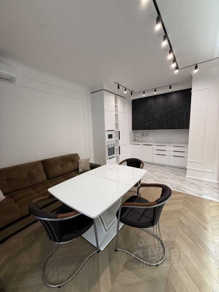 2-комнатная квартира, 70 м² — фотография 2