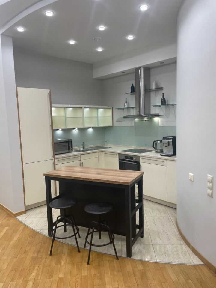 4-комнатная квартира, 172 м² — фотография 2