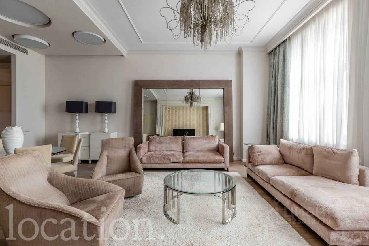 4-комнатная квартира, 190 м²