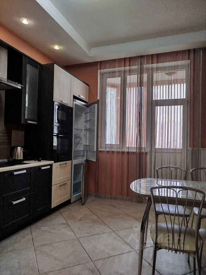 2-комнатная квартира, 82 м² — фотография 2