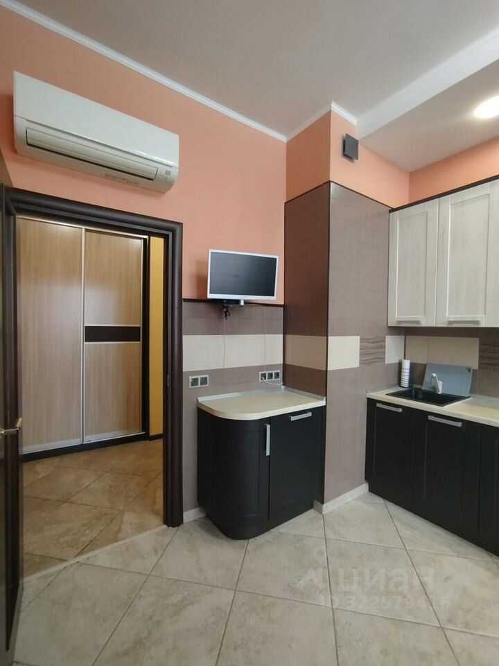 2-комнатная квартира, 82 м² — фотография 3