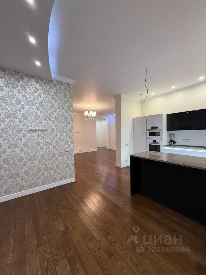 4-комнатная квартира, 140 м²