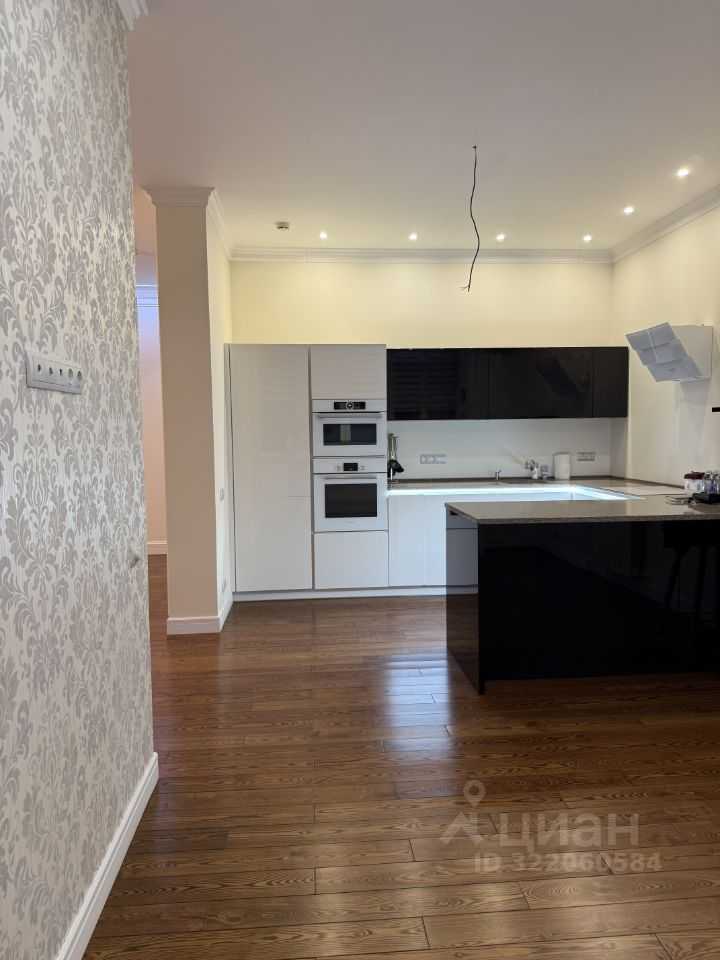 4-комнатная квартира, 140 м² — фотография 2