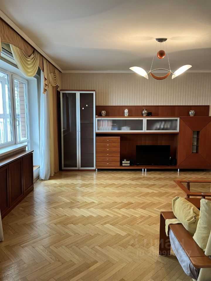 4-комнатная квартира, 142 м²
