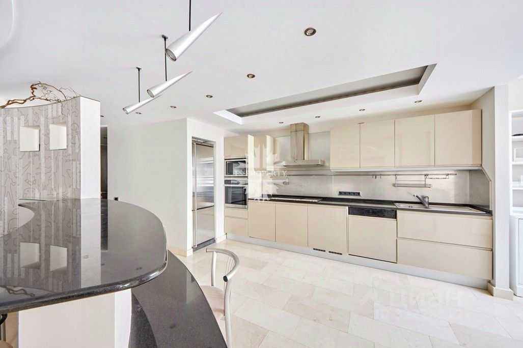 5-комнатная квартира, 233 м² — фотография 2