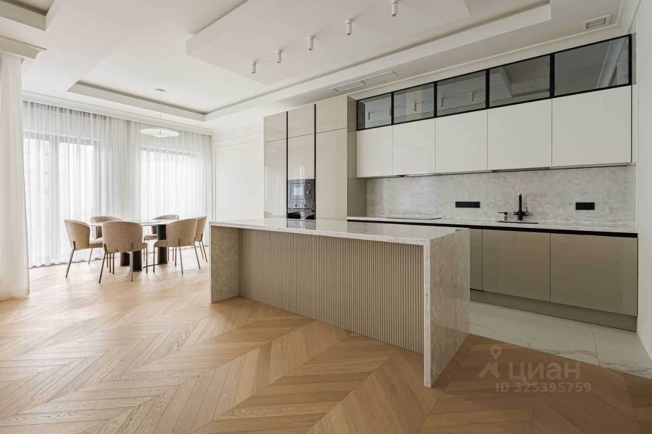 4-комнатная квартира, 180 м²