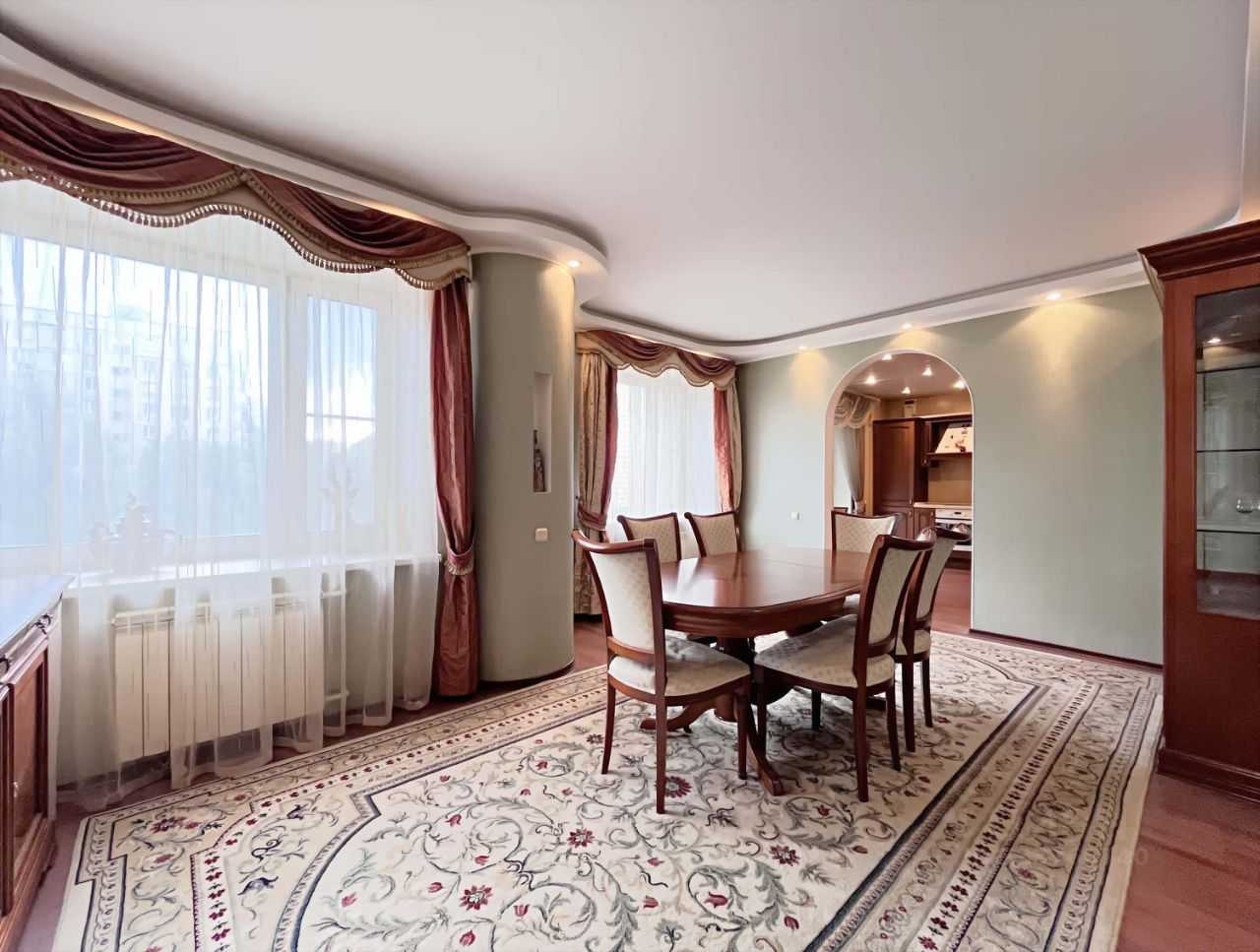 4-комнатная квартира, 130 м²
