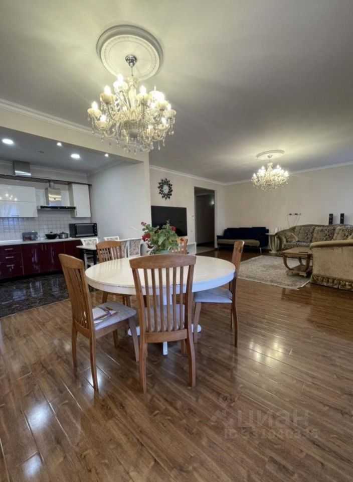 4-комнатная квартира, 145 м² — фотография 3