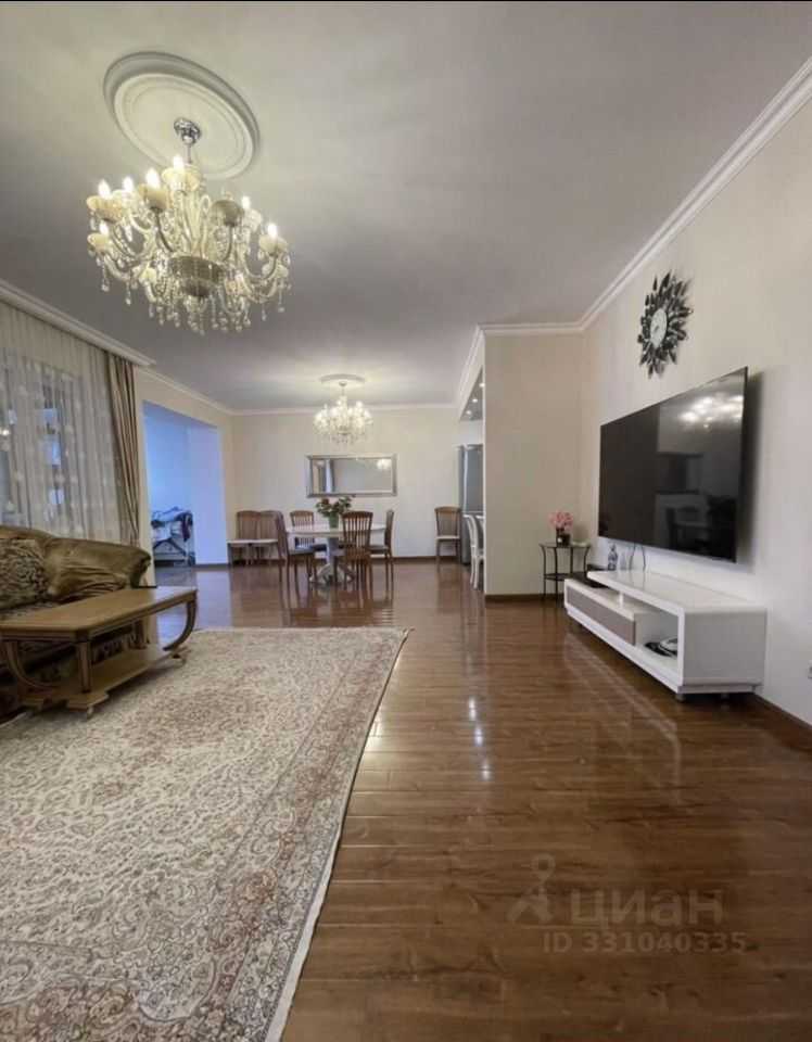 4-комнатная квартира, 145 м²