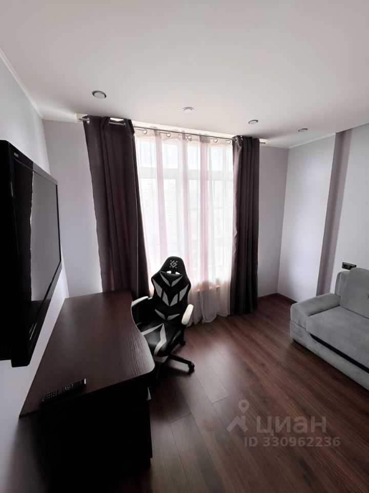 2-комнатная квартира, 56 м² — фотография 2