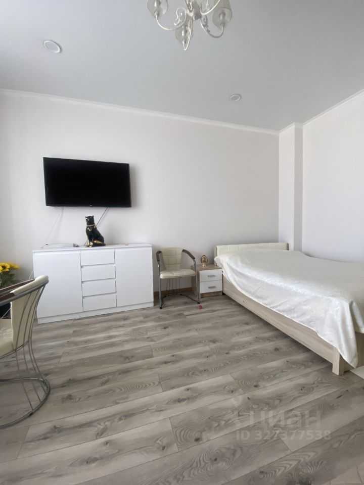 1-комнатная квартира, 64,9 м² — фотография 2