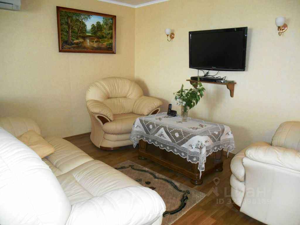 2-комнатная квартира, 70 м² — фотография 3