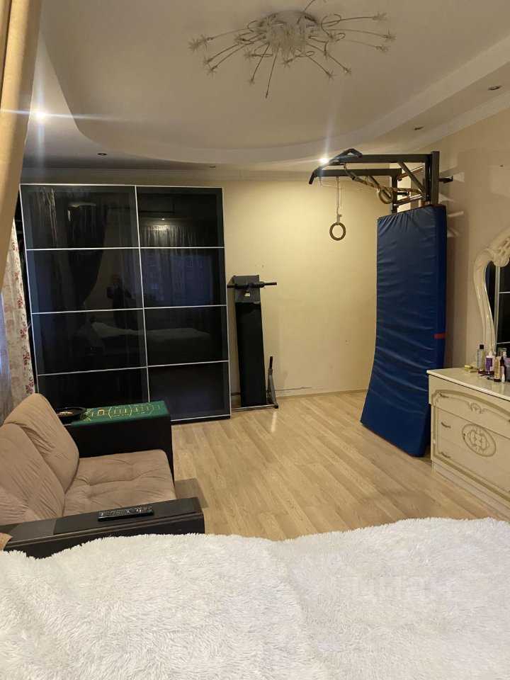 2-комнатная квартира, 70 м² — фотография 3