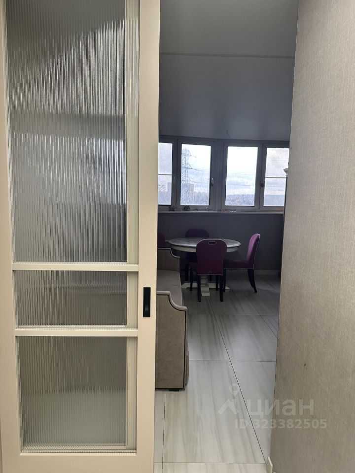 1-комнатная квартира, 53 м² — фотография 2