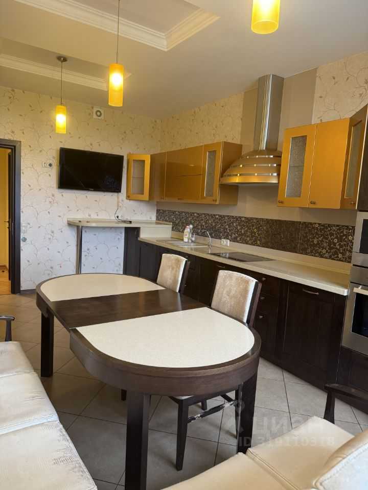 3-комнатная квартира, 130 м²