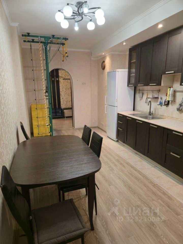 2-комнатная квартира, 84 м² — фотография 3