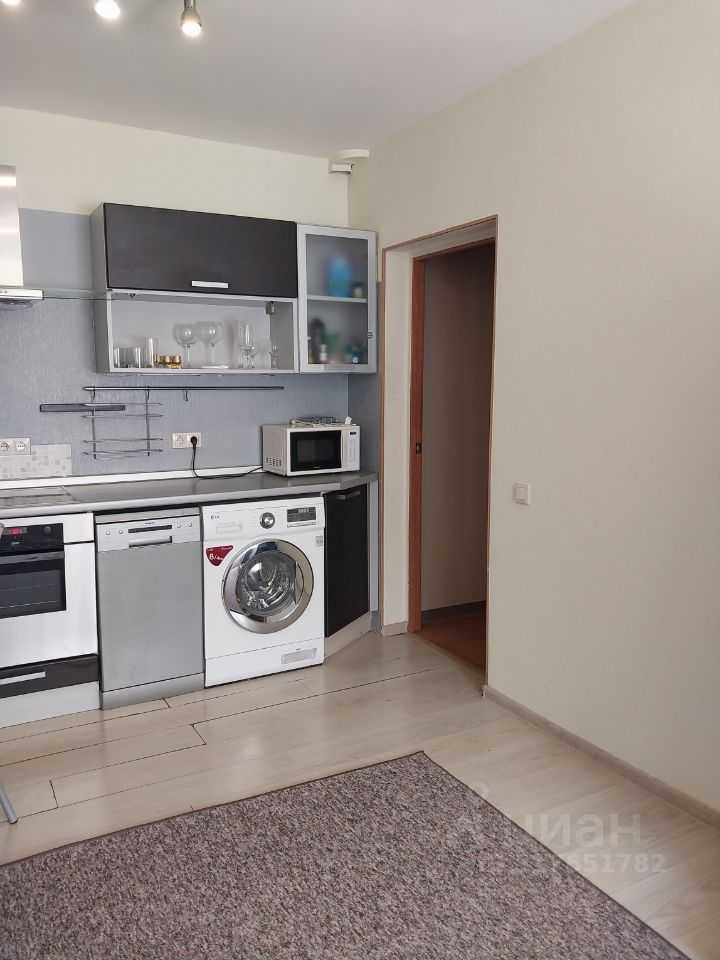 2-комнатная квартира, 56 м² — фотография 2