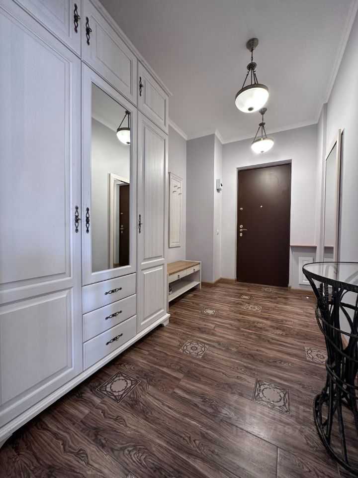 4-комнатная квартира, 208,2 м² — фотография 3