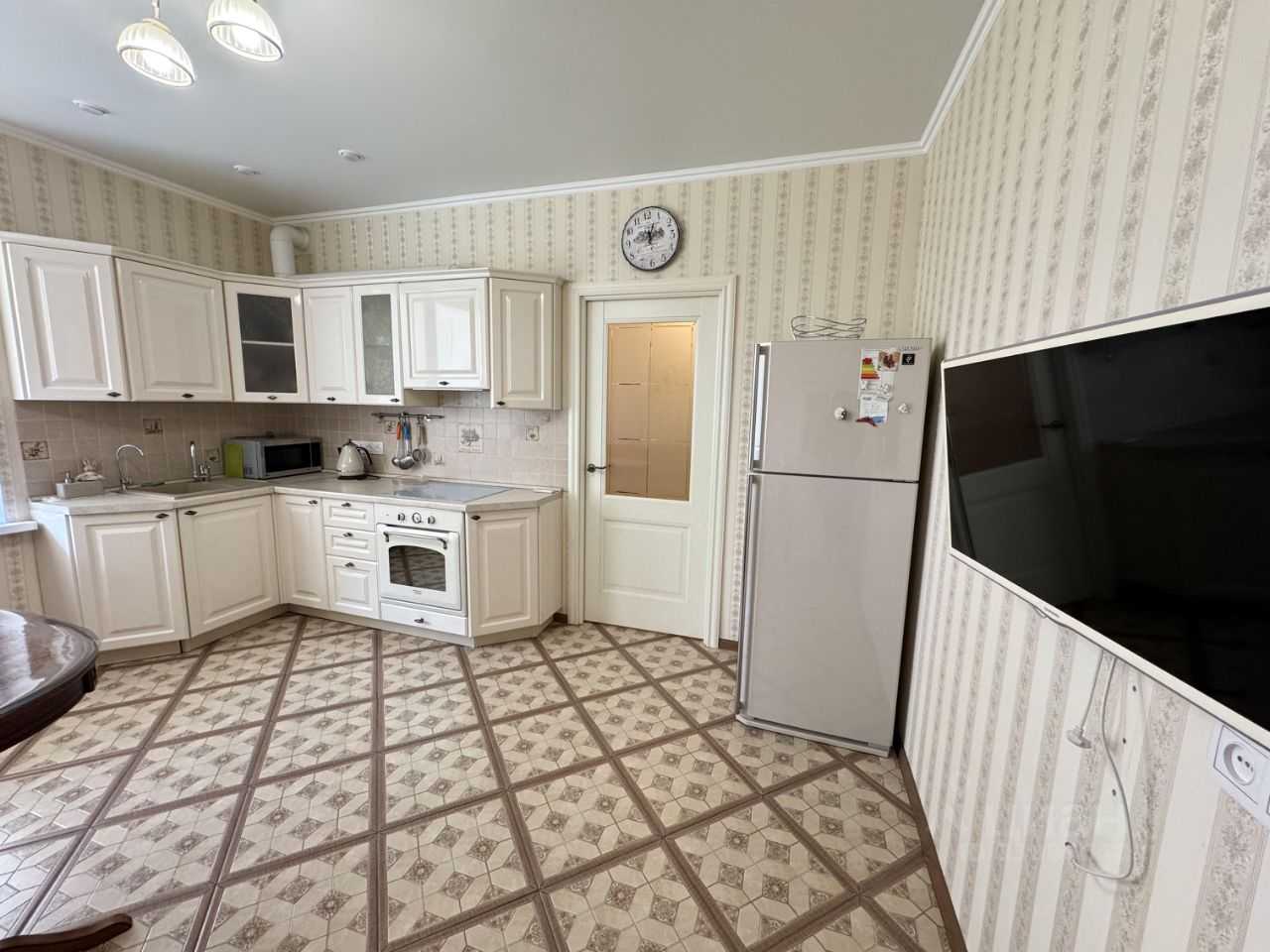 1-комнатная квартира, 49 м² — фотография 3