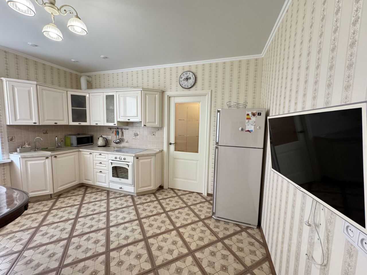 1-комнатная квартира, 49 м² — фотография 2