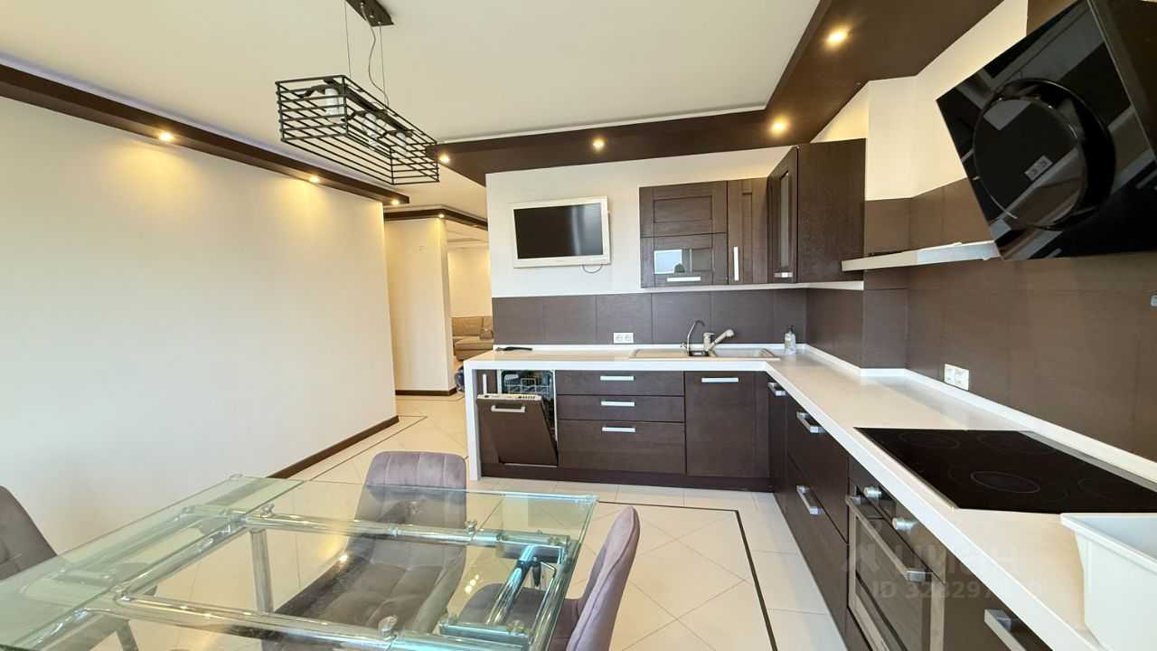 4-комнатная квартира, 112 м² — фотография 3