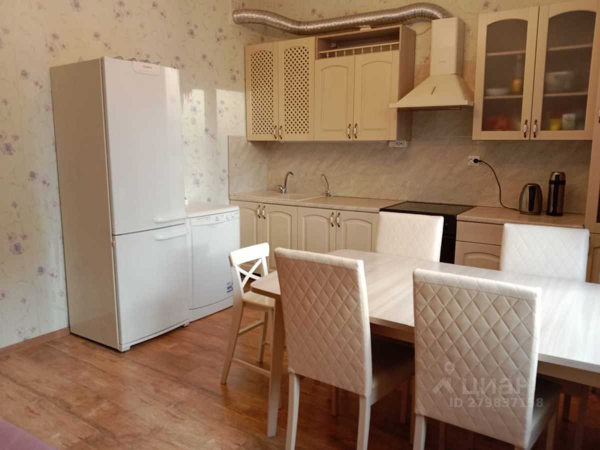 2-комнатная квартира, 70 м² — фотография 2