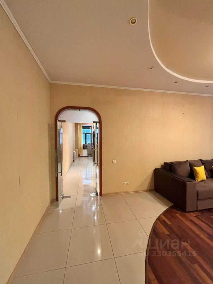 2-комнатная квартира, 71 м² — фотография 2