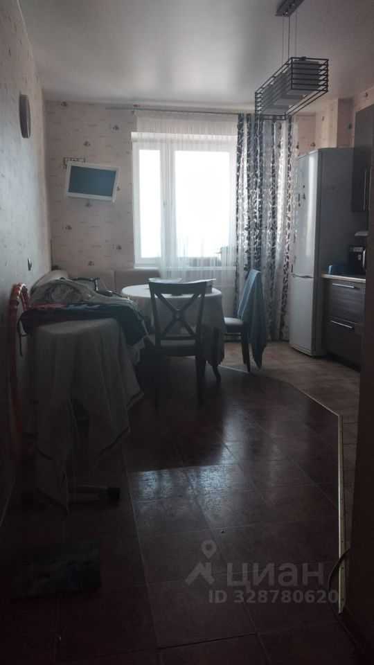 2-комнатная квартира, 90 м² — фотография 3