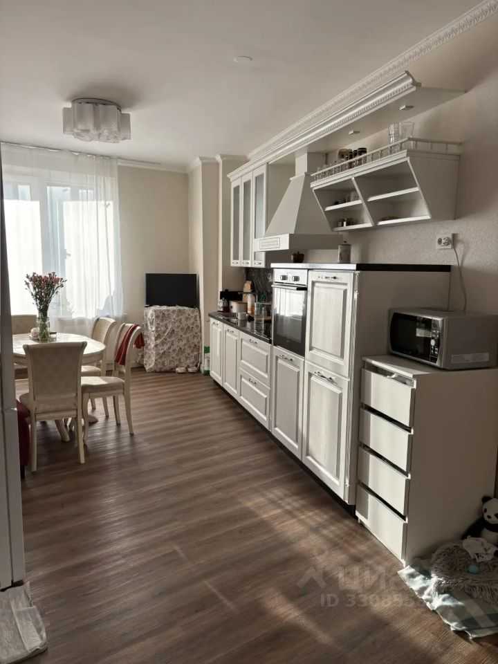 4-комнатная квартира, 140 м² — фотография 3
