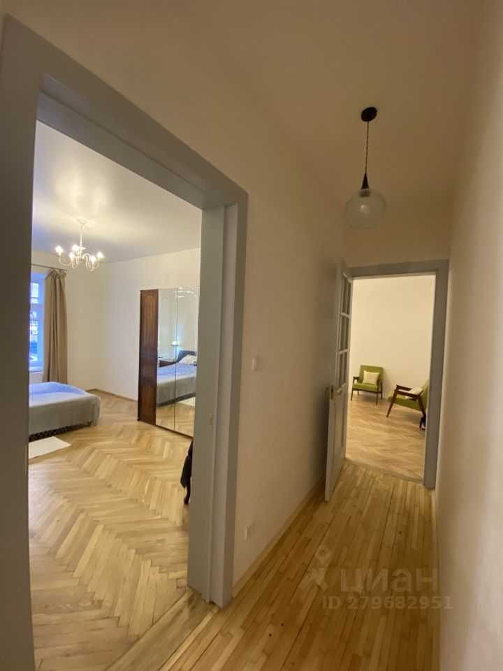 2-комнатная квартира, 72 м² — фотография 3
