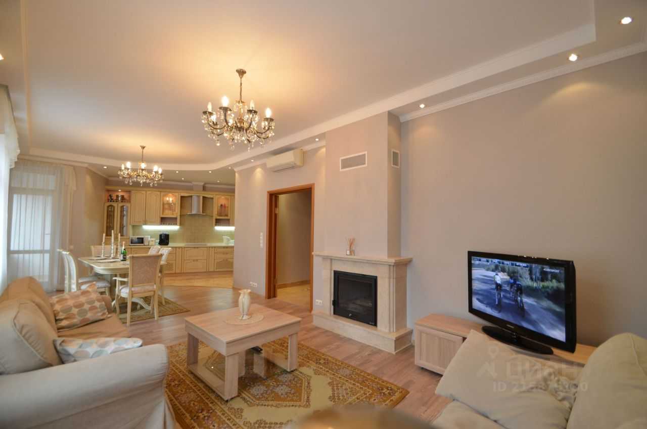 5-комнатная квартира, 200 м²